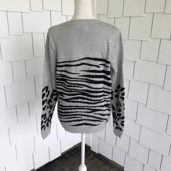 Lucky Brand Women's Gray/Black Animal Print Crew Neck Long Sleeve Sweater - Picture 6 of 6